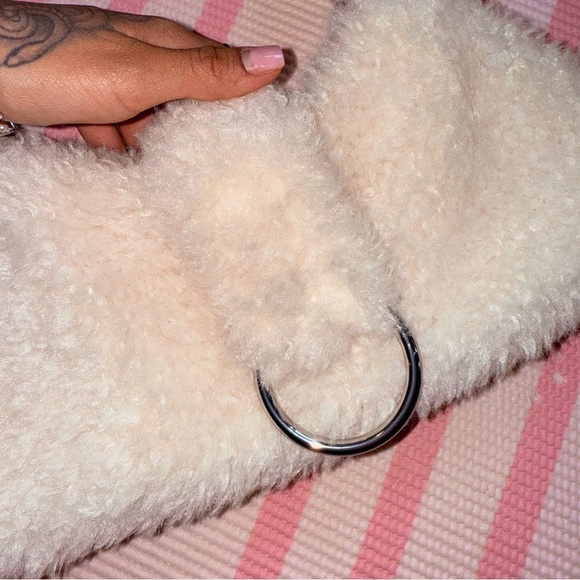 H&M Cream Faux Fur Shoulder Bag - Picture 7 of 15
